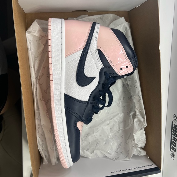 Air Jordan 1 Retro High OG Atmosphere - Picture 1 of 5